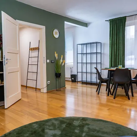 The Loft - 10 Min To Center Praha